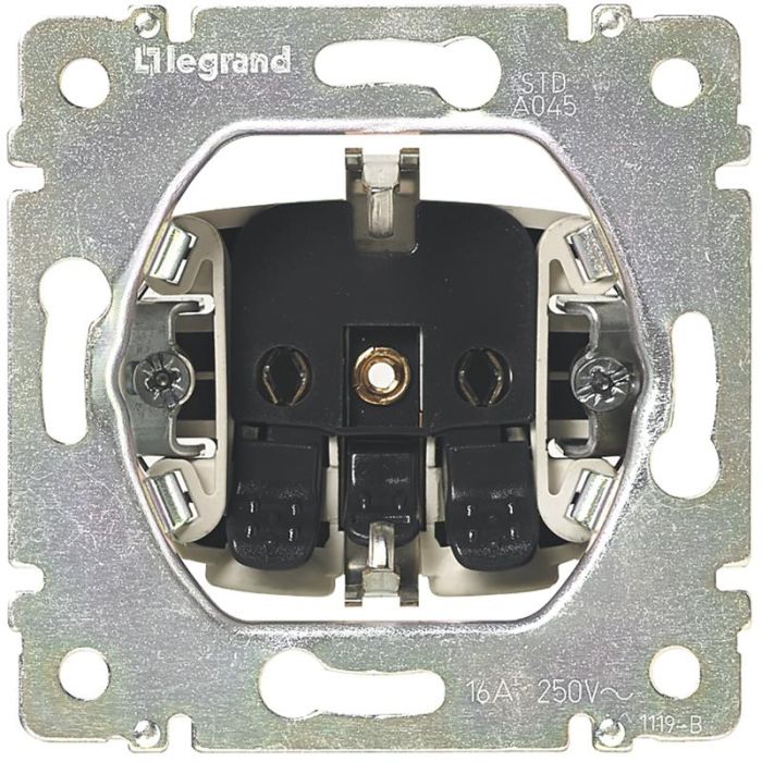 Розетка Schuko з шторками Legrand Valena Classic, 16А, 250V, автоматичні клеми, білий