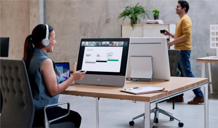Відеотермінал Cisco Desk in First Light (White) - No Radio